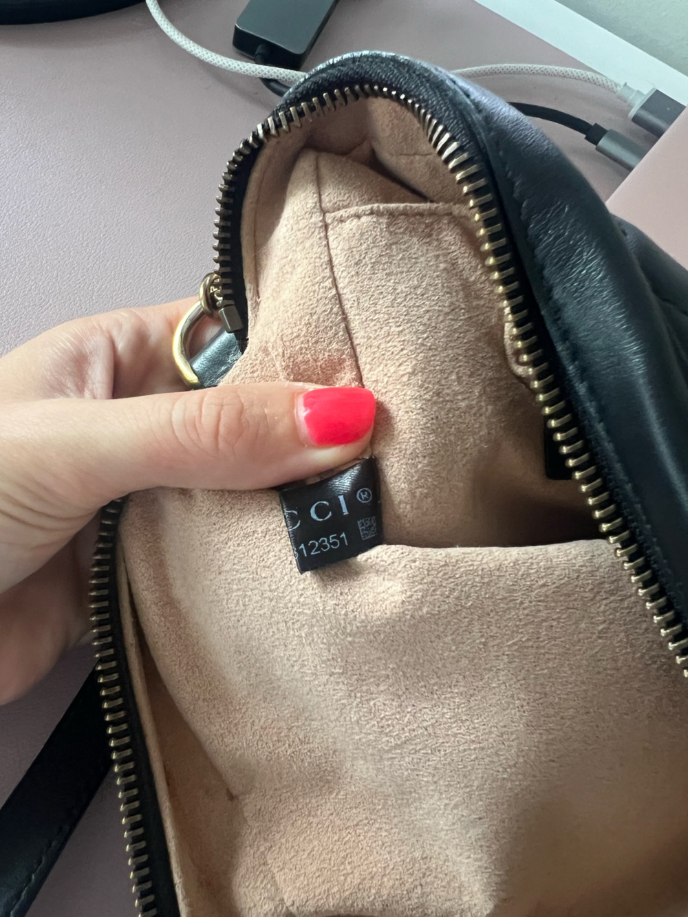 Gucci Marmont Small Camera Bag - Picture 10 of 11